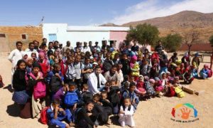 Lire la suite à propos de l’article Opération distribution de kits scolaires à Sebt Ennabour – Maroc 2015